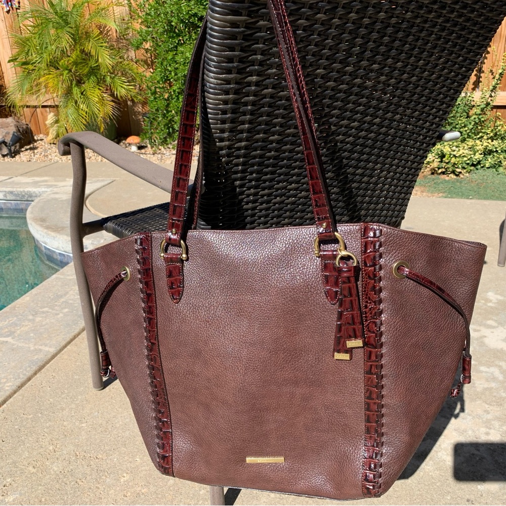 Gorgeous Brahmin Leather Tote Extra Large Dark Brown